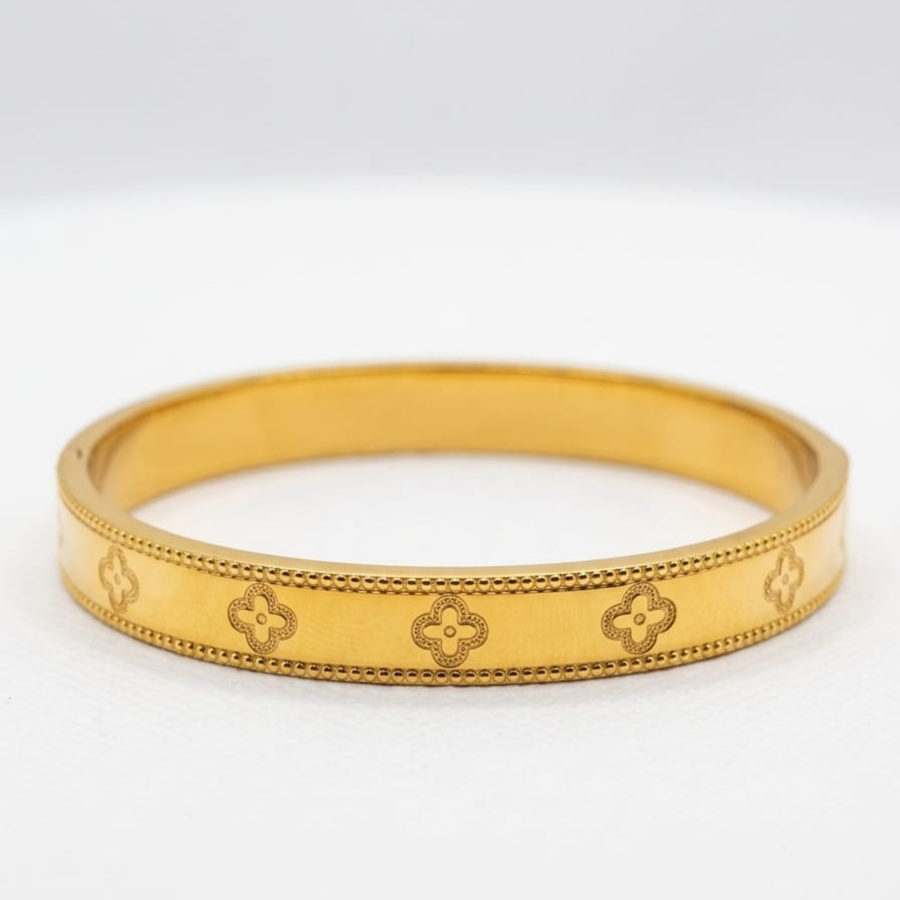 Clover Edge Bangle