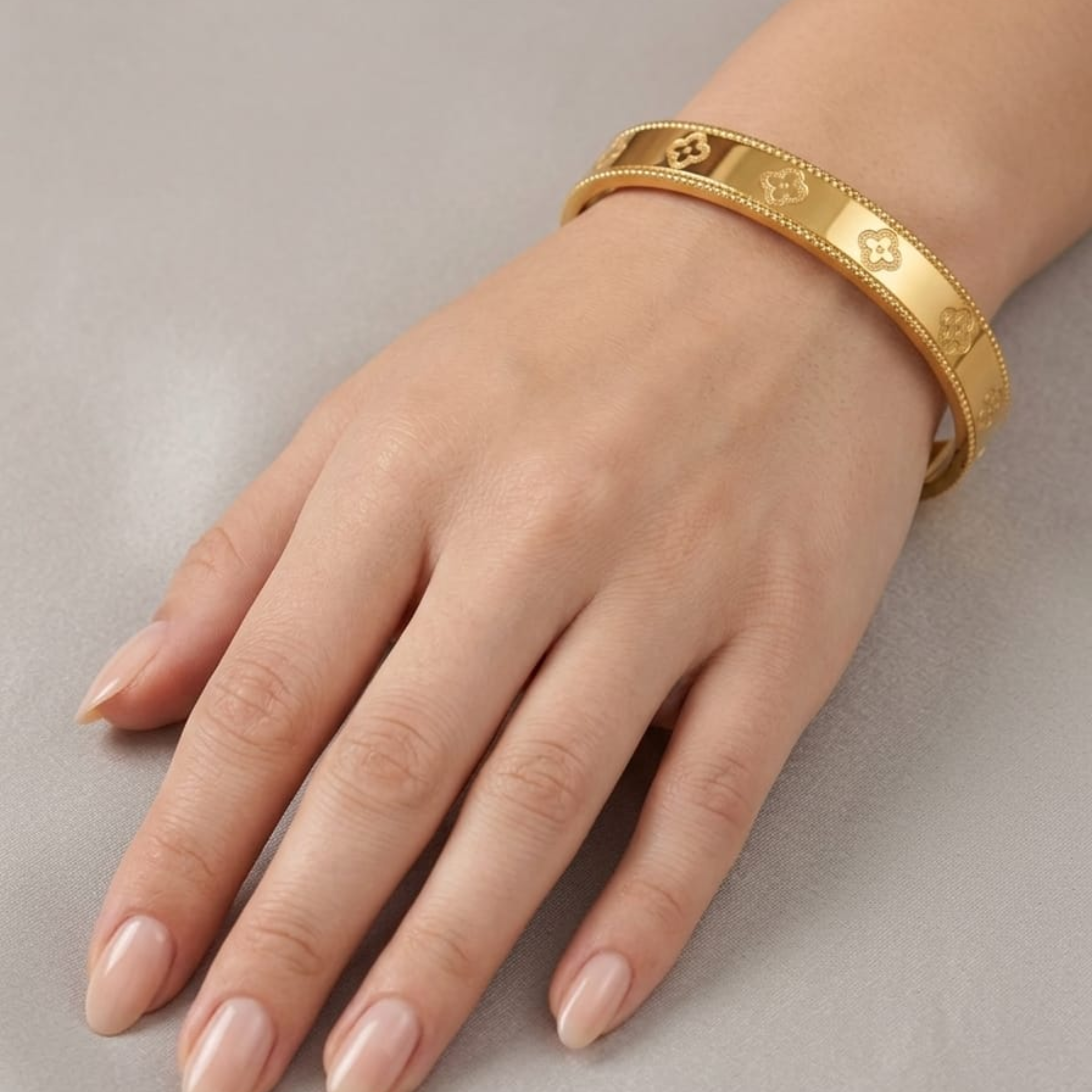 Clover Edge Bangle