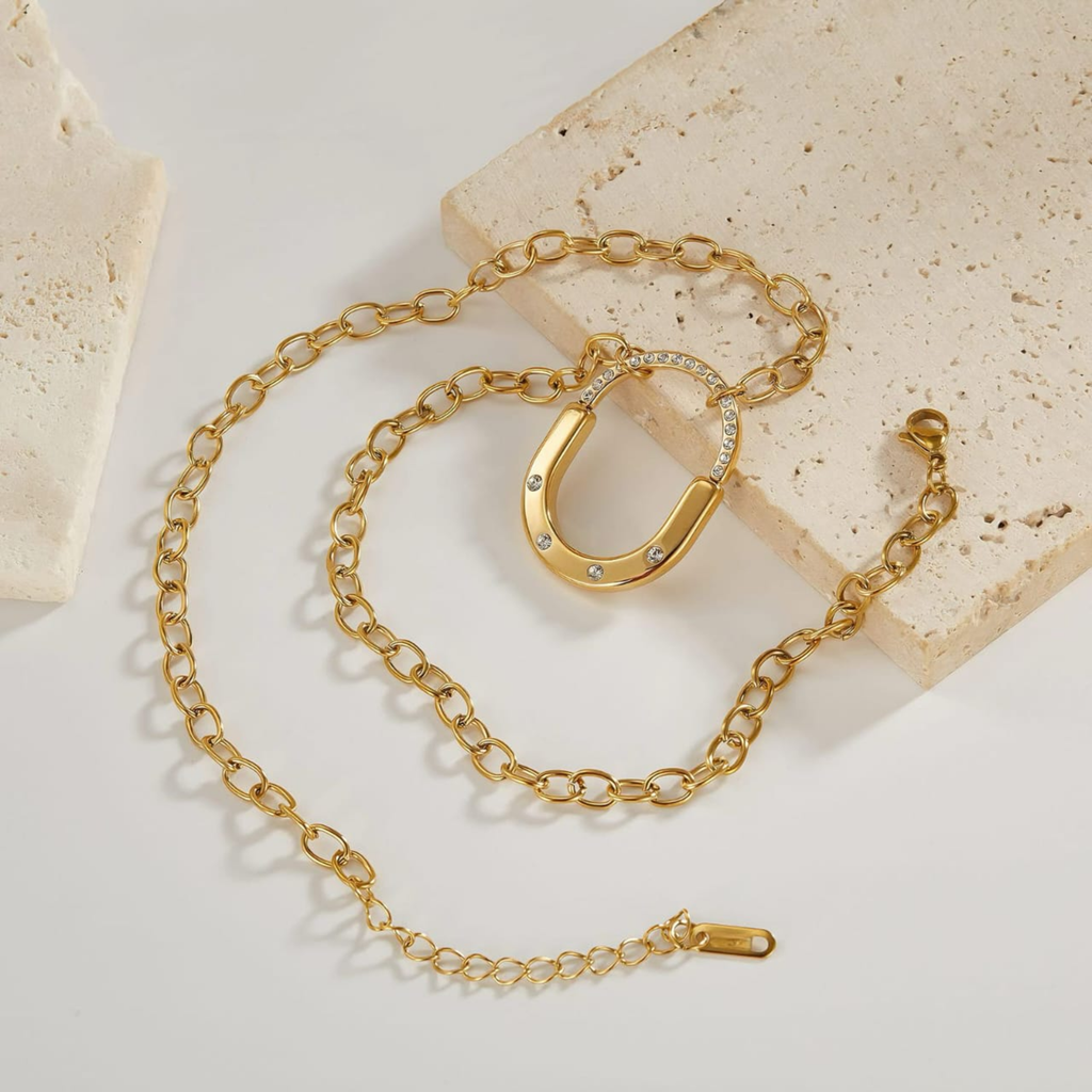 Aura horse-shoe necklace