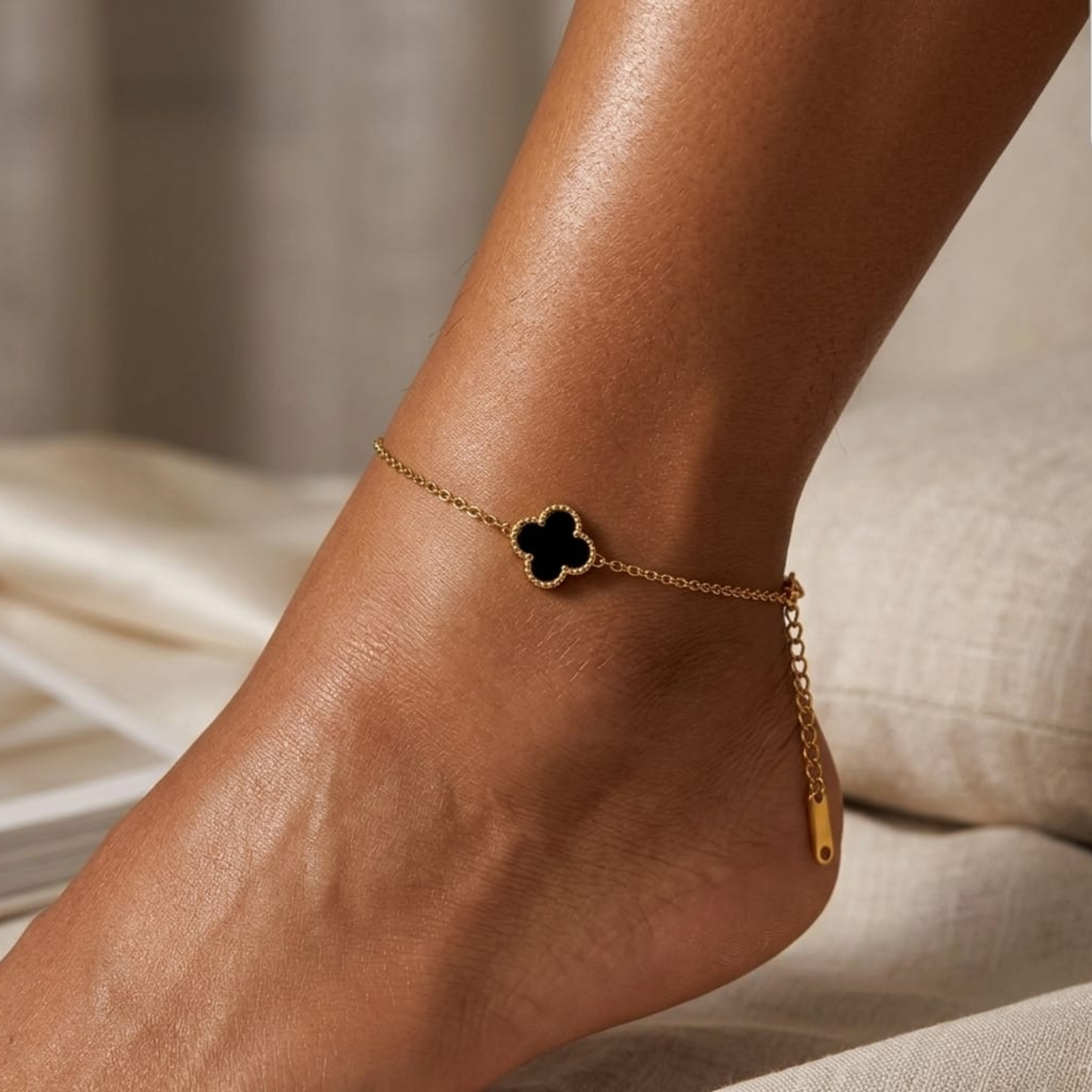 Noir Clover Anklet