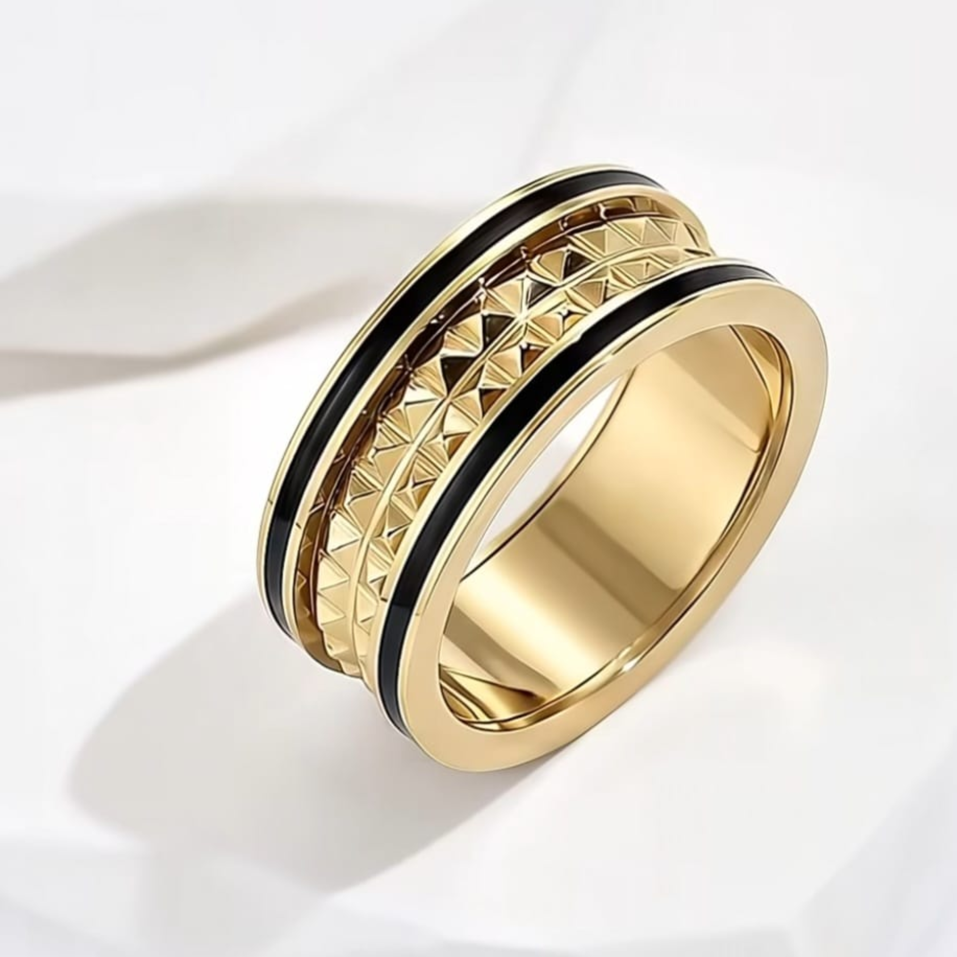 Prestige Circle Ring