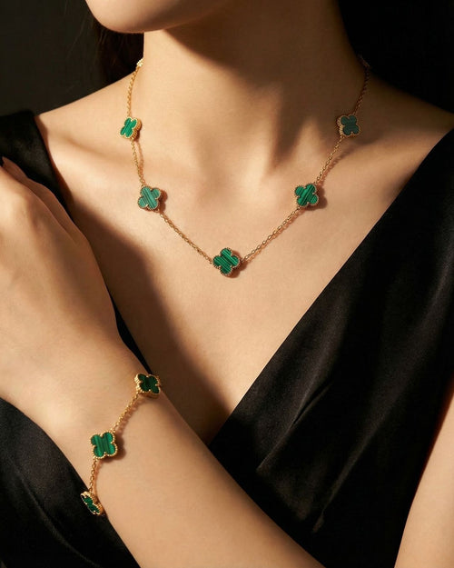 Lucky bloom necklace